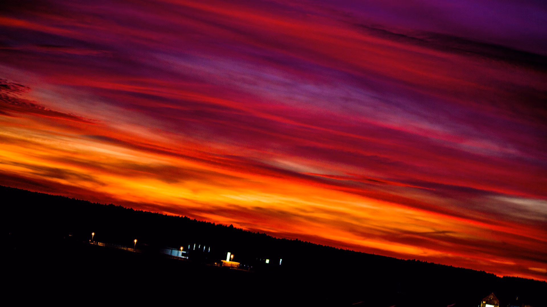 Tiefroter Abendhimmel über der Oberpfalz