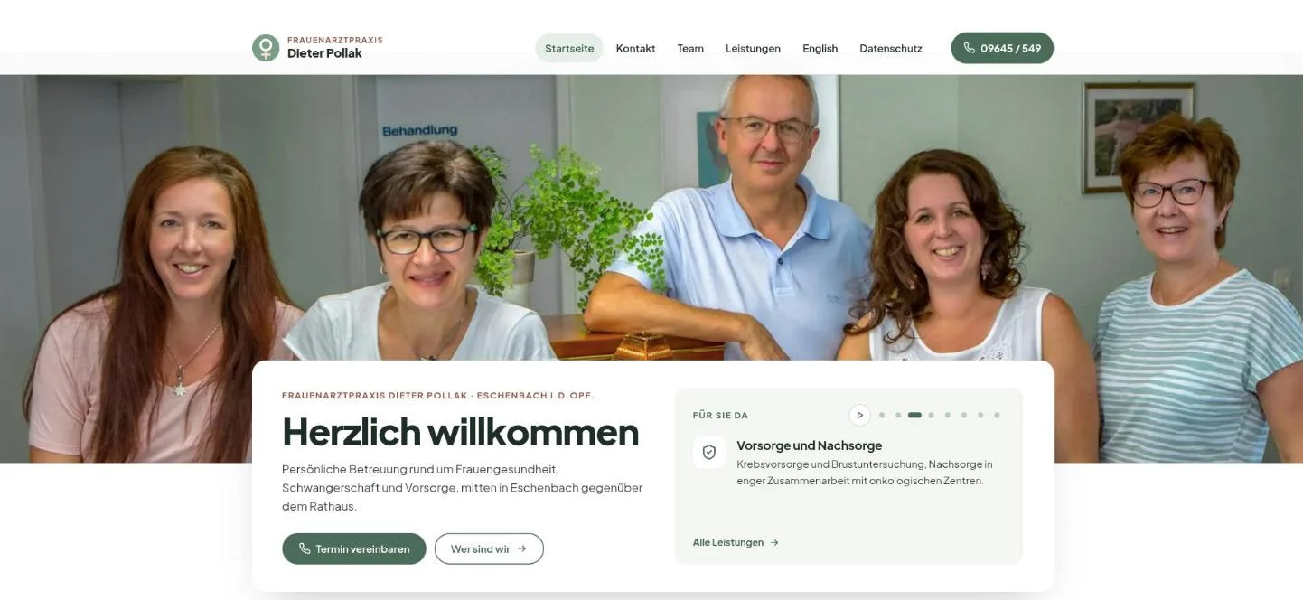 Startseite der Website frauenarzt-pollak.de mit Teamfoto, Begrüßung und Leistungs-Slider